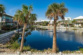 Sunrise Paradise - Pet Friendly! Community Pool!