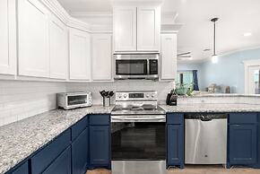 Sunrise Paradise - Pet Friendly! Community Pool!