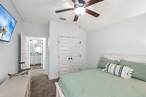 Sunrise Paradise - Pet Friendly! Community Pool!