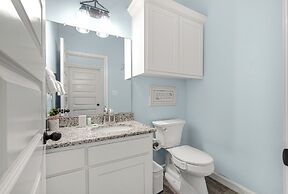 Sunrise Paradise - Pet Friendly! Community Pool!