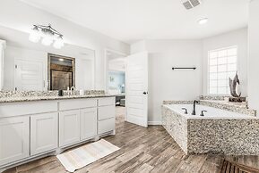 Sunrise Paradise - Pet Friendly! Community Pool!