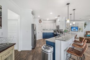 Sunrise Paradise - Pet Friendly! Community Pool!