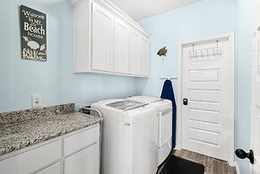 Sunrise Paradise - Pet Friendly! Community Pool!