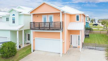 Sunrise Paradise - Pet Friendly! Community Pool!