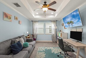 Sunrise Paradise - Pet Friendly! Community Pool!