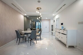 THE MANOR Centre Point