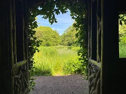 Idyllic Cottage Sleeps 4 pet Friendly