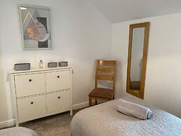Idyllic Cottage Sleeps 4 pet Friendly