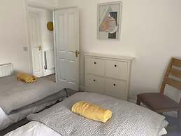 Idyllic Cottage Sleeps 4 pet Friendly