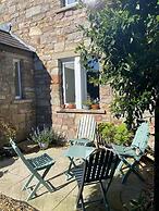 Idyllic Cottage Sleeps 4 pet Friendly