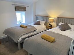 Idyllic Cottage Sleeps 4 pet Friendly