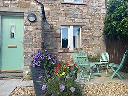 Idyllic Cottage Sleeps 4 pet Friendly
