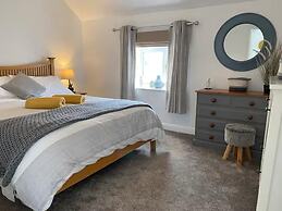 Idyllic Cottage Sleeps 4 pet Friendly