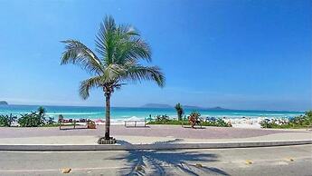 Cabo Frio Beach House Hostel