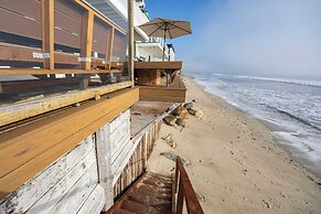 Unbeatable Beachfront Bliss w/ Ocean Views, Luxe Interiors & Patio Bea