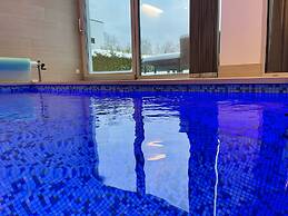Magnolia House - Indoor Pool and Sauna