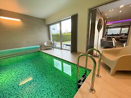 Magnolia House - Indoor Pool and Sauna