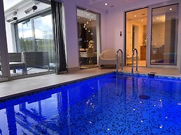 Magnolia House - Indoor Pool and Sauna