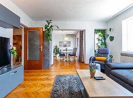 Zadar Lavish and Luxurious Apartment With Private Pool