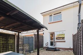 Corner House - Bright 2BD in Cheltenham