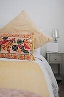 Corner House - Bright 2BD in Cheltenham