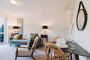 Corner House - Bright 2BD in Cheltenham