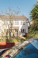 Corner House - Bright 2BD in Cheltenham