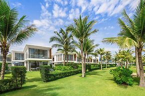 Aqua Vista Hoi An - Villas in Wyndham Royal Beachfront