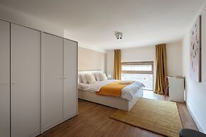 Luxury 5-bedrooms apart in Prague