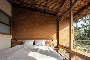 Hachi Homestay & Spa