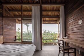 Hachi Homestay & Spa