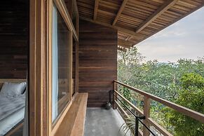 Hachi Homestay & Spa