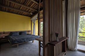 Hachi Homestay & Spa