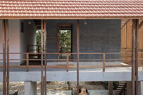 Hachi Homestay & Spa