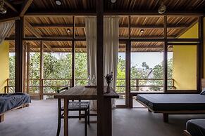 Hachi Homestay & Spa