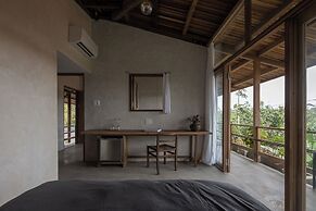 Hachi Homestay & Spa