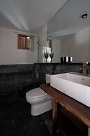 Hachi Homestay & Spa