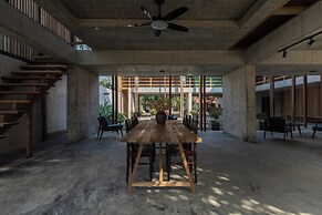 Hachi Homestay & Spa