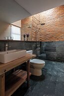 Hachi Homestay & Spa