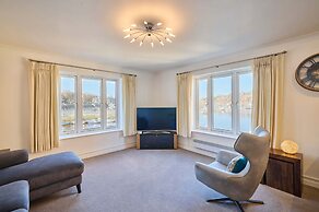 Host Stay Hunton Court