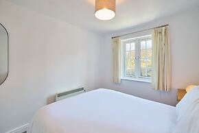 Host Stay Hunton Court