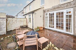 Host Stay Trinity Way