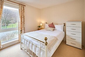 Host Stay Trinity Way