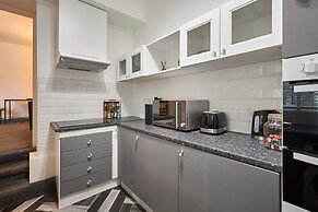 Host Stay Queen Street Apartment