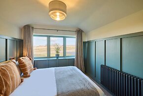 Host Stay The Lodge