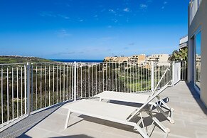 Magnifica Gozitan Villa Pool And Jacuzzi