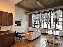 Sosuite 2BR Apt w W D Gym On-site Restaurant