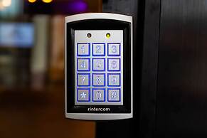 Sosuite 2BR Apt w W D Gym On-site Restaurant