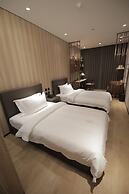 LOTUS BLU HOTEL NAGA