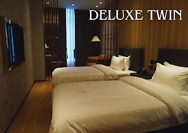 LOTUS BLU HOTEL NAGA